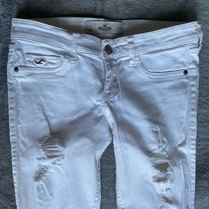 SOLD 🚫 - White Ripped Jeans